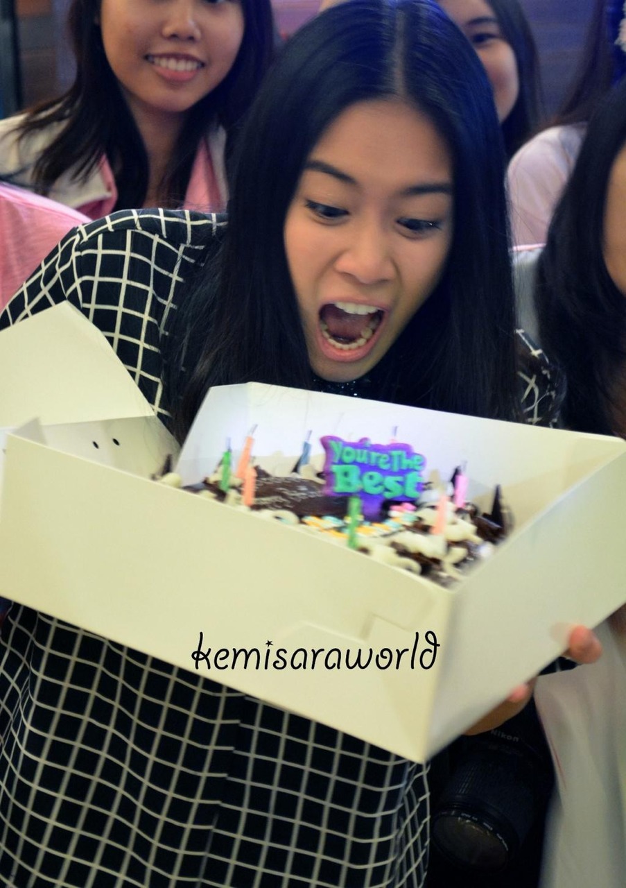 เก็บตก #Happy19thKemisaraDay เบลล์ เขมิศรา 18.09.57 by ...