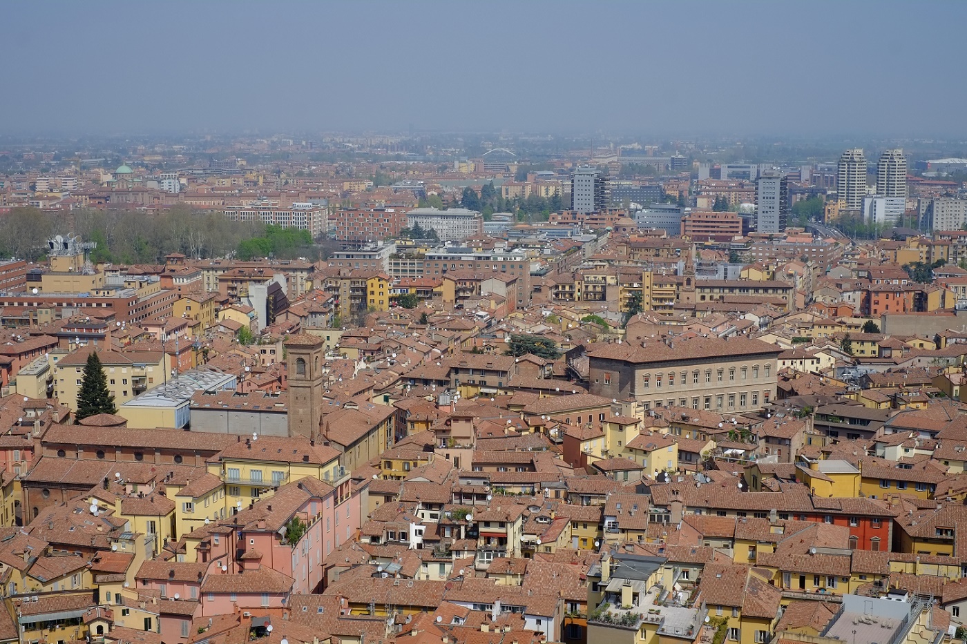 REVIEW Italy Sightseeing Trip, Day 5 The red jigsaws of Bologna Pantip