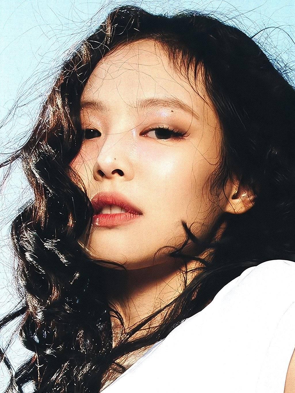 “Mantra” ของ JENNIE เข้าสู่ Top 5 บนชาร์ต MelOn TOP100 เป็นครั้งแรกนับตั้งแต่เปิดตัว - 