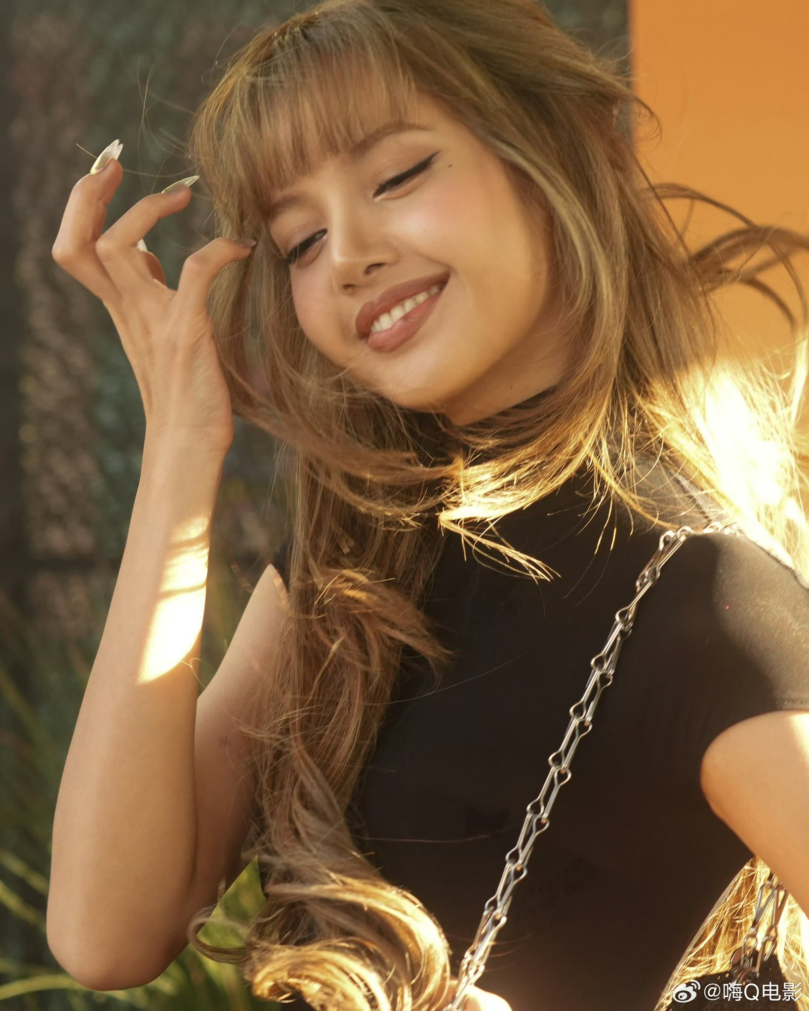 ใครคิดเหมือนกันบ้างว่าลิซ่ามี Sex appeal มีเสน่ห์ดึงดูดขึ้น หน้าส่งผม ผมส่งคน  หุ่นส่งชุด ทุกอย่างติ๊กถูก - Pantip