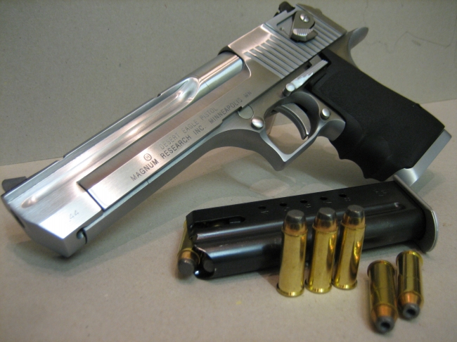 สอบถาม ๨นที่​เล่นปืน DESERT EAGLE - Pantip