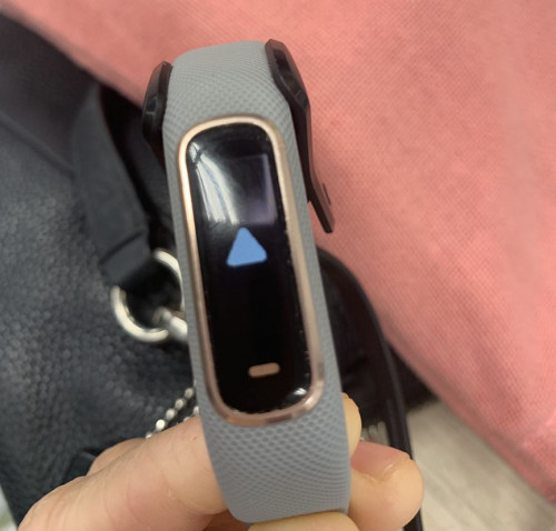 vivosmart 4 vs vivofit 4