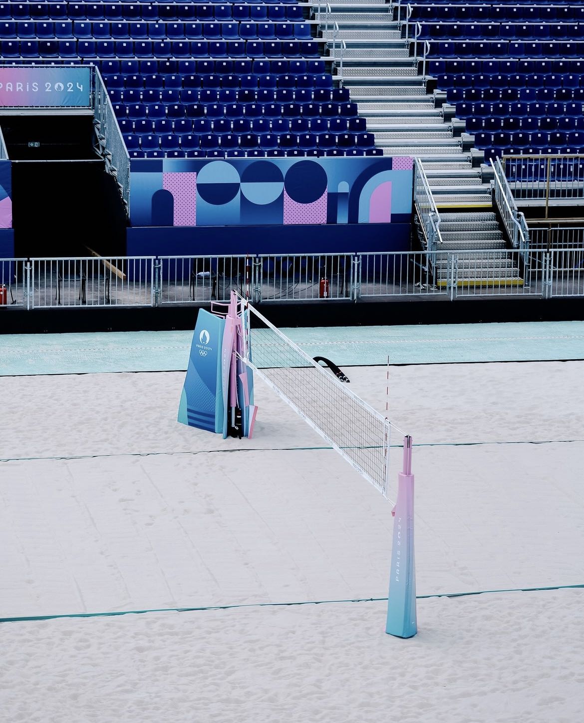 เผยโฉมเเล้ว สนามเเข่งขัน Beach Volleyball ใน Olympic 2024 - Pantip
