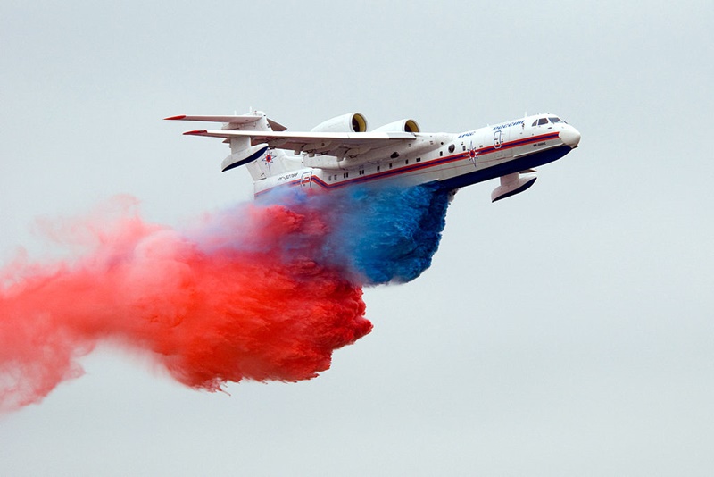 Beriev Be-200 watershow 