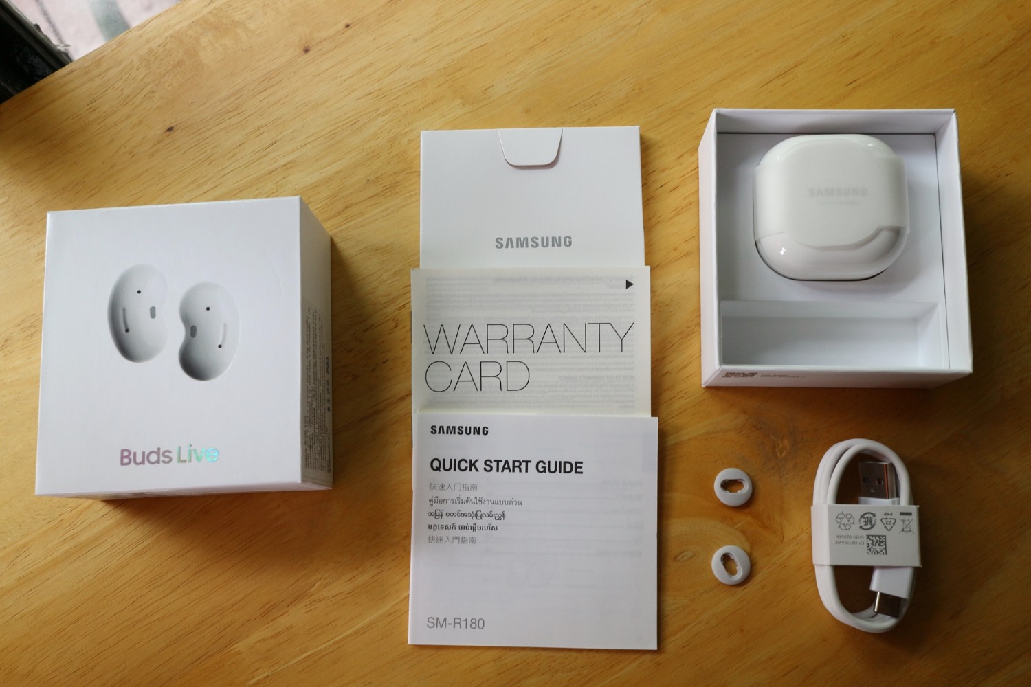 Galaxy buds live pantip new arrivals