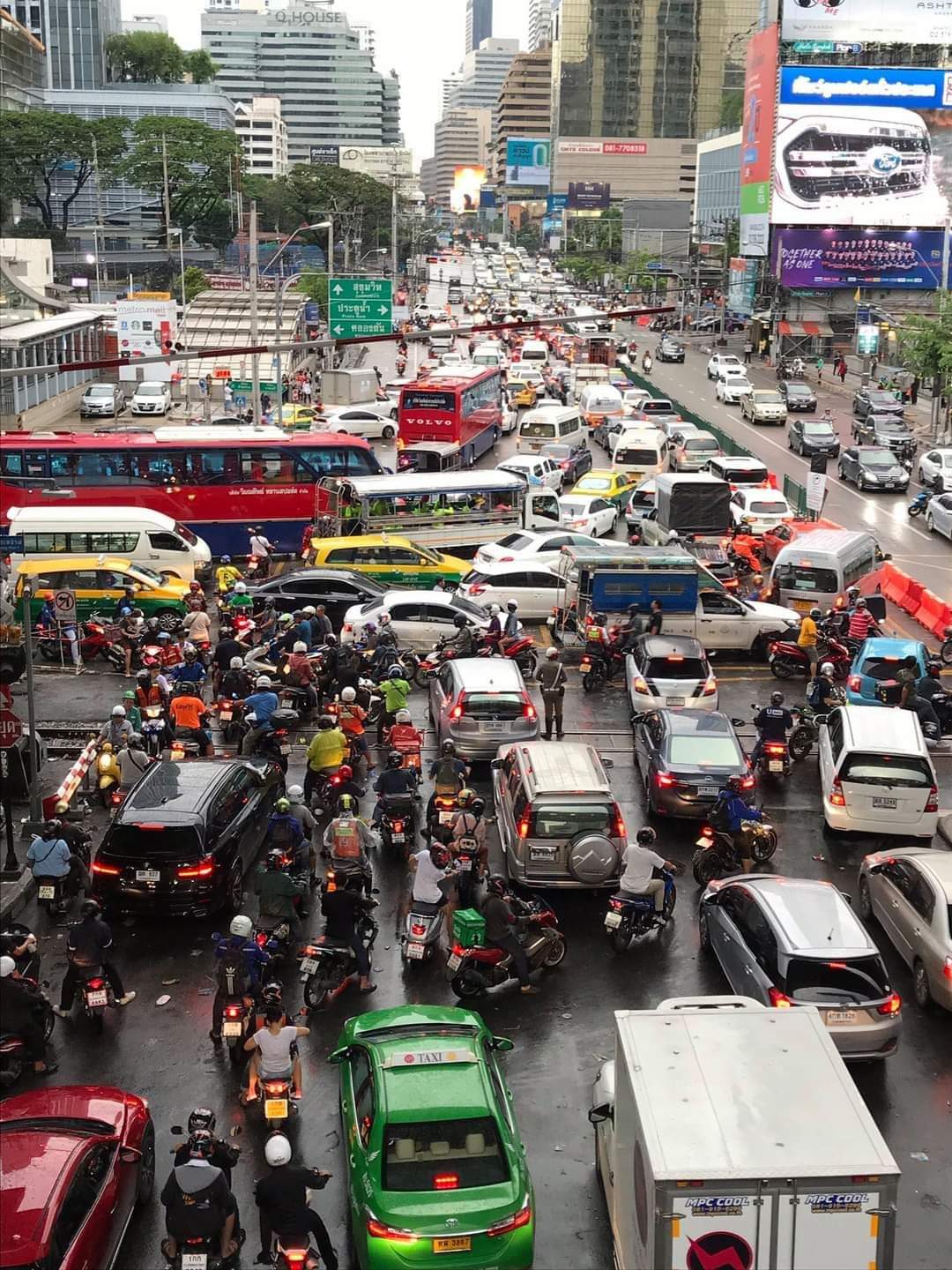 Новости бангкока. Бангкок население 2023. Пробки в Бангкоке. Бангкок улицы 2023. Пробки в Тайланде.