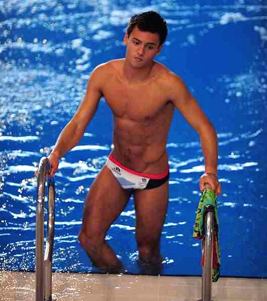 Русский парень в воде. Том Дейли Спидо. Tom Daley 2006. Том Дейли пловец. Tom Daley мальчик.