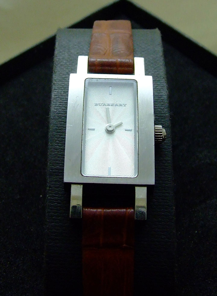 Burberry shop watch pantip