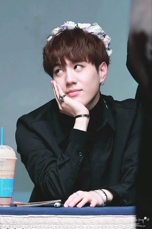 Image result for ยูคยอม หน้านิ่ง