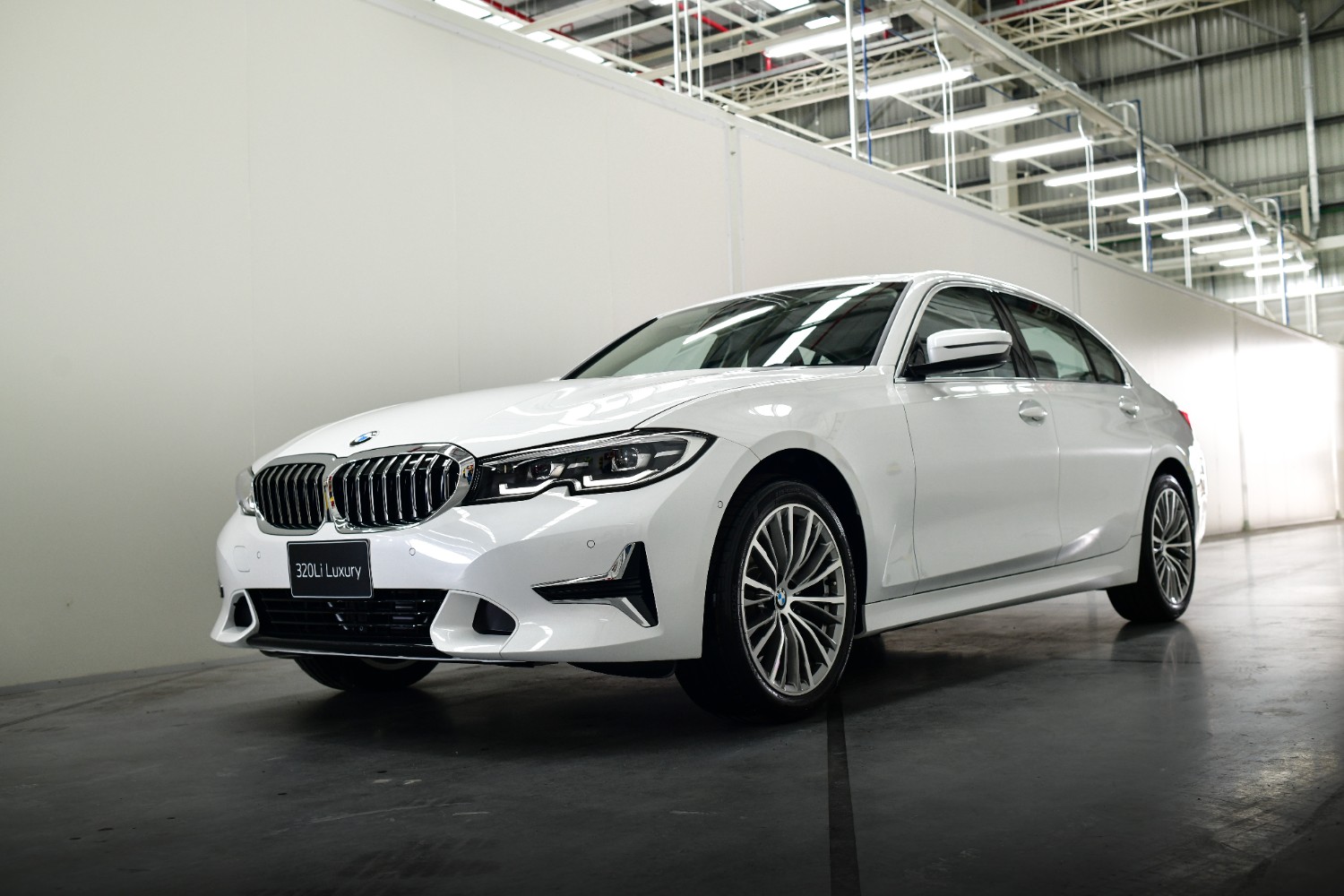 Bmw 320i deals m sport white