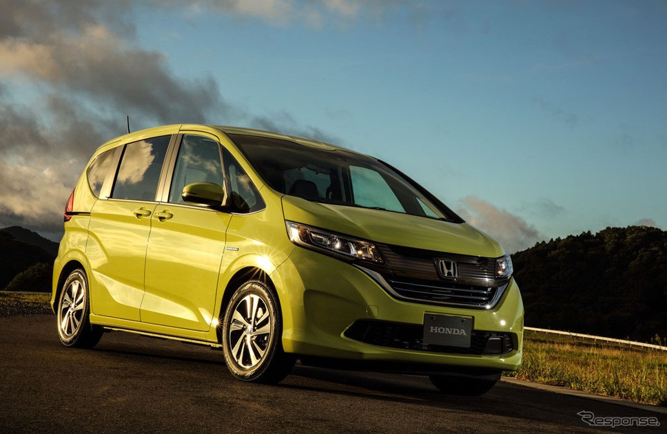 Honda freed hybrid 2017