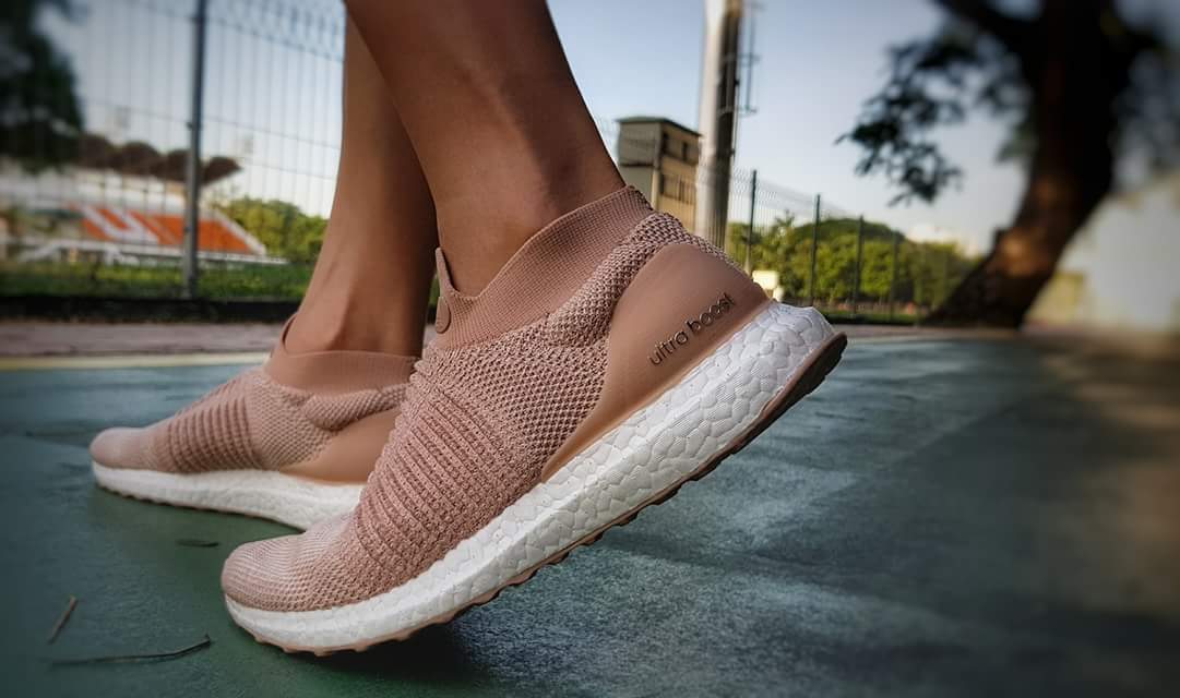 Adidas ultra 2025 boost laceless pantip