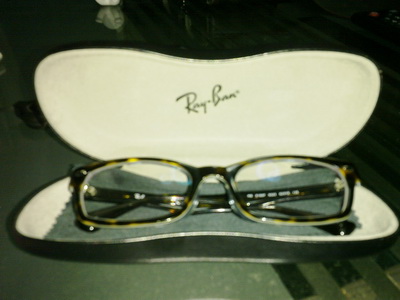 เพื่อนๆพี่ๆ ท่านไหนเคยซื้อ Ray-Ban ร้านหอแว่นบ้างครับ ขอถาม? - Pantip