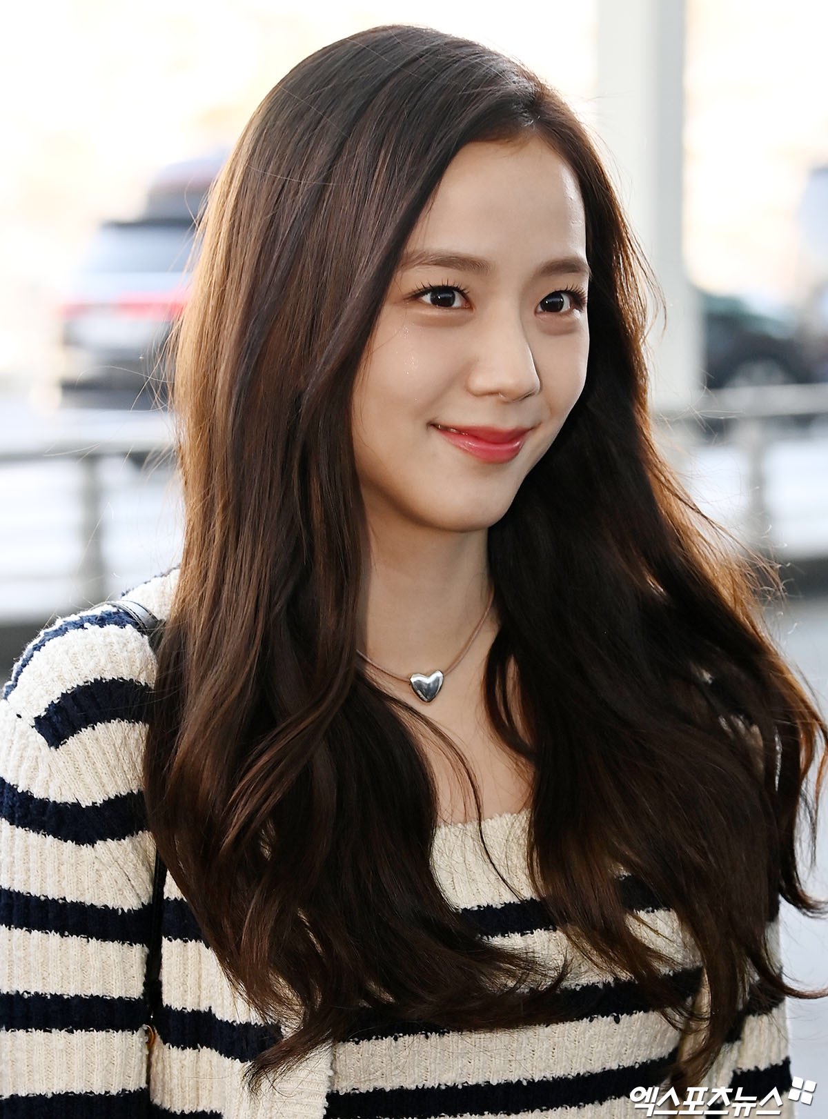 jisoo-at-icn-airport-departing-to-paris-france-pantip