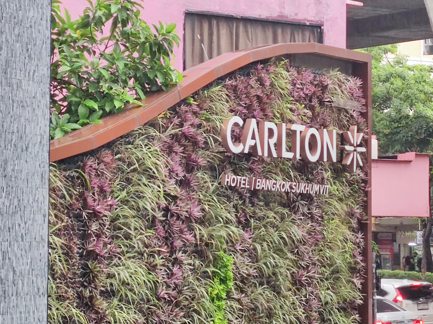 Review Carlton Hotel Bangkok Sukhumvit : Deluxe King :10/2021 - Pantip