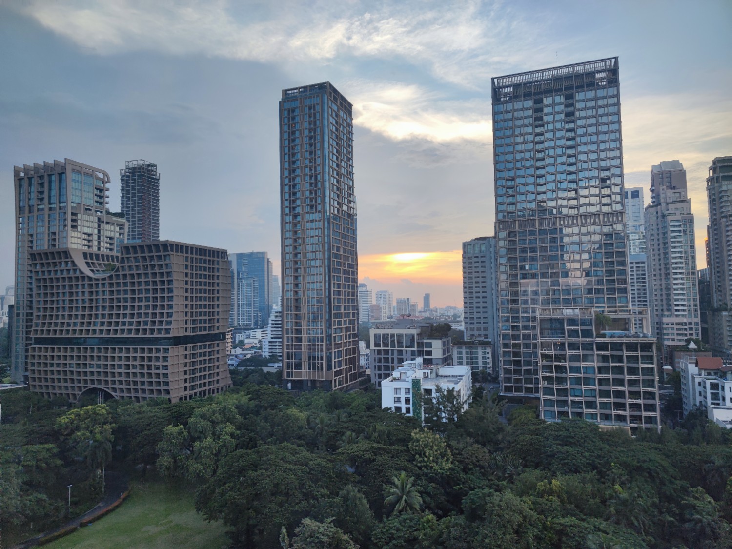 Review Oriental Residence Bangkok : One Bedroom Suite City View :10/ ...