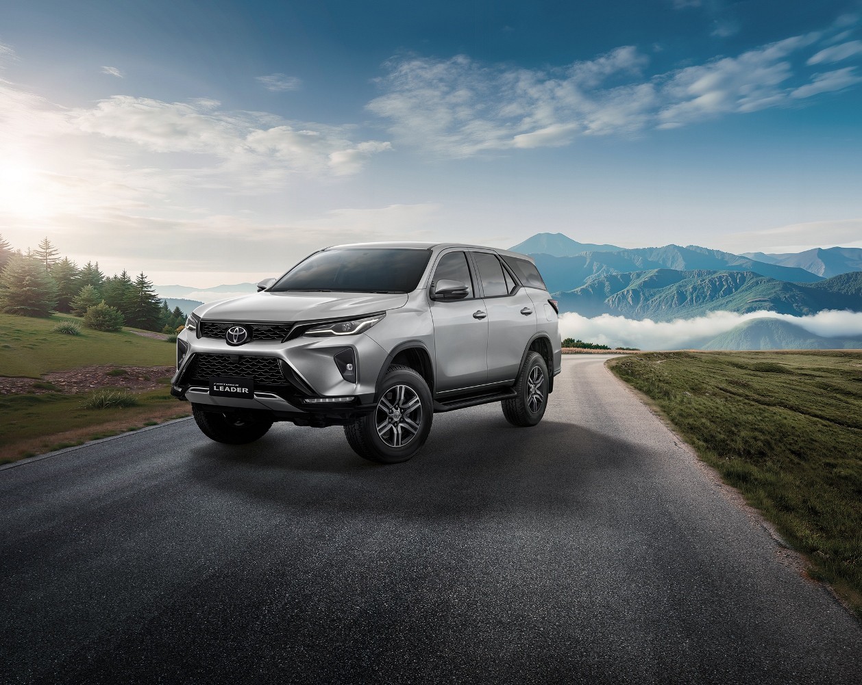 Toyota FORTUNER LEADER S เริ่มต้น 1.239 ล้าน - 